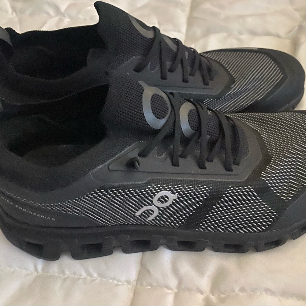 On Running Women's Black and Gray Athletic Shoes